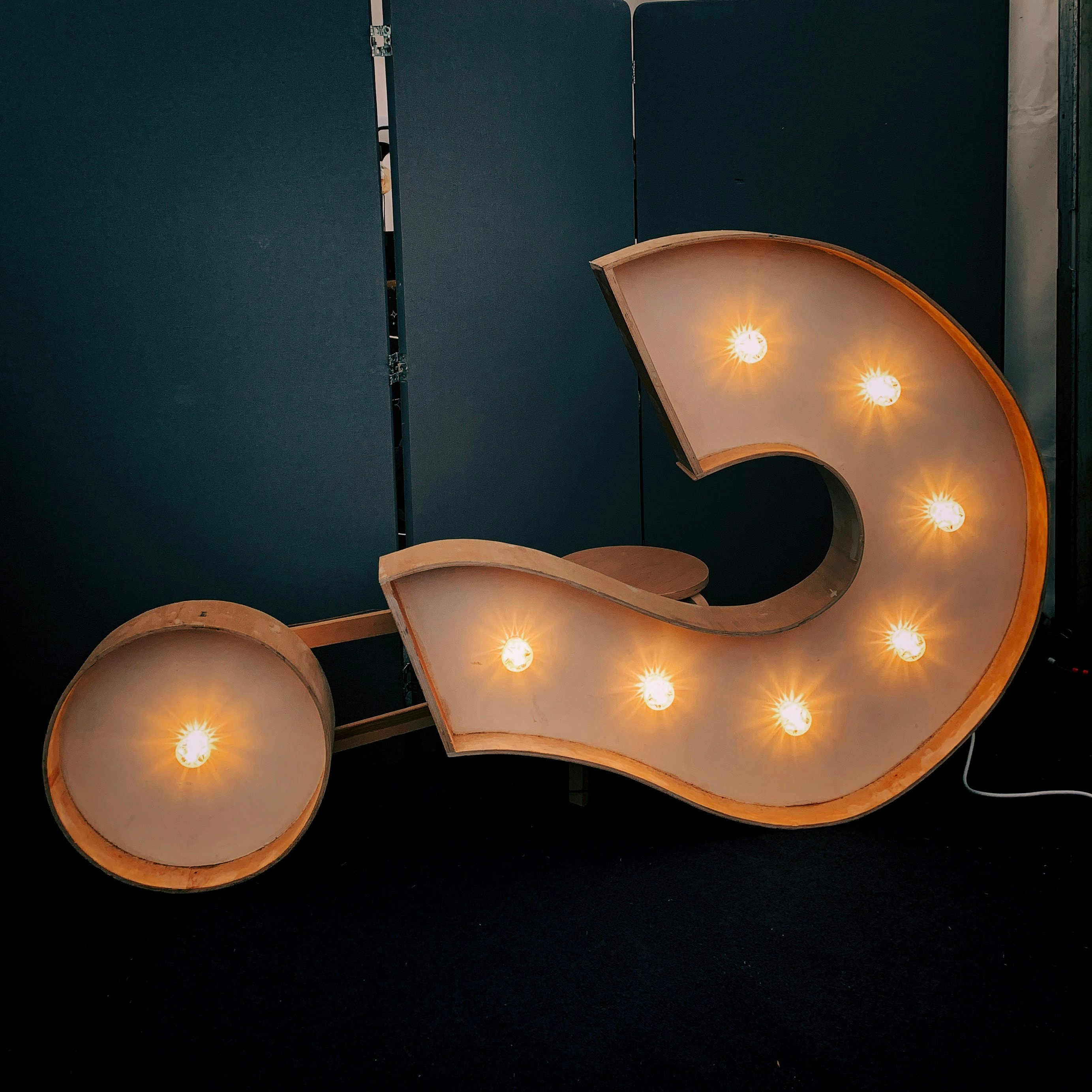 Philips Hue Starter Kit - Smart Lighting in White